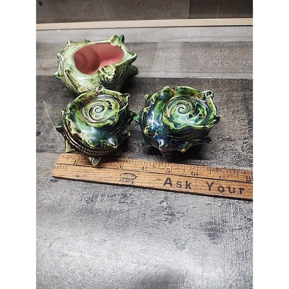 Vintage Conch Salt Pepper Shakers  Ashtray Set Beach Ocean Kitchen Kitchy - Picture 10 of 10